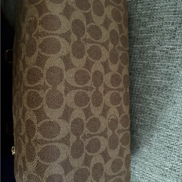 Coach Rowan Signature Canvas Medium in Gold/Tan/Brown - Picture 4 of 7